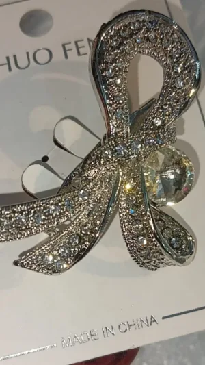 Festive Brooch Designs